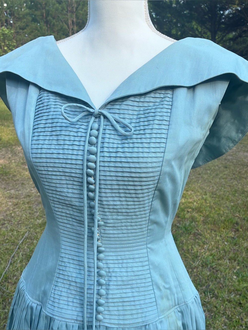 1950s Ice Blue Fit & Flare Dress Pintuck Covered Buttons Cottagecore Pinup XS/S - Picture 2 of 9